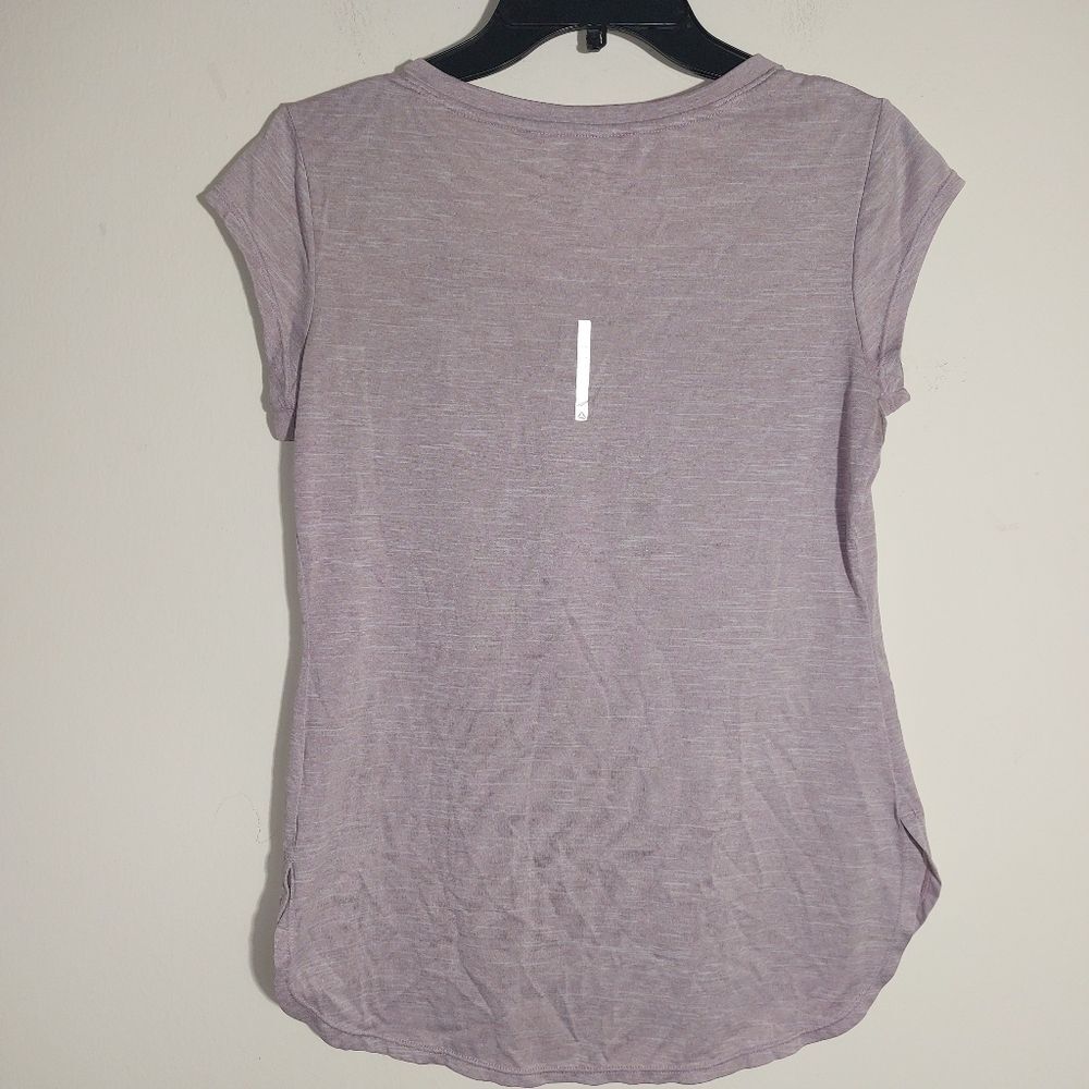 Reebok Women's Short Sleeve Active Gym Running Yoga T Shirt Heathered Lilac EUC - Picture 7 of 7